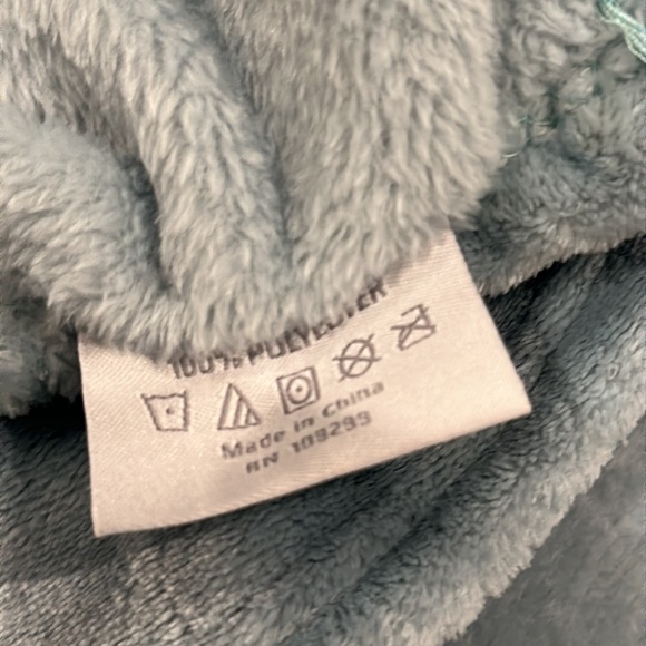 Brand new Deborah Connolly Christmas oversized decorative fleece blanket - Picture 6 of 6